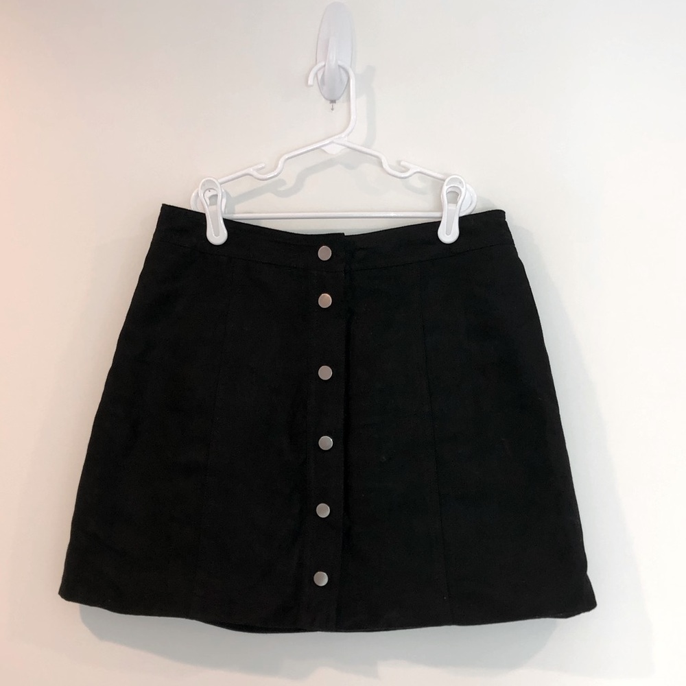 H&M black button up skirt